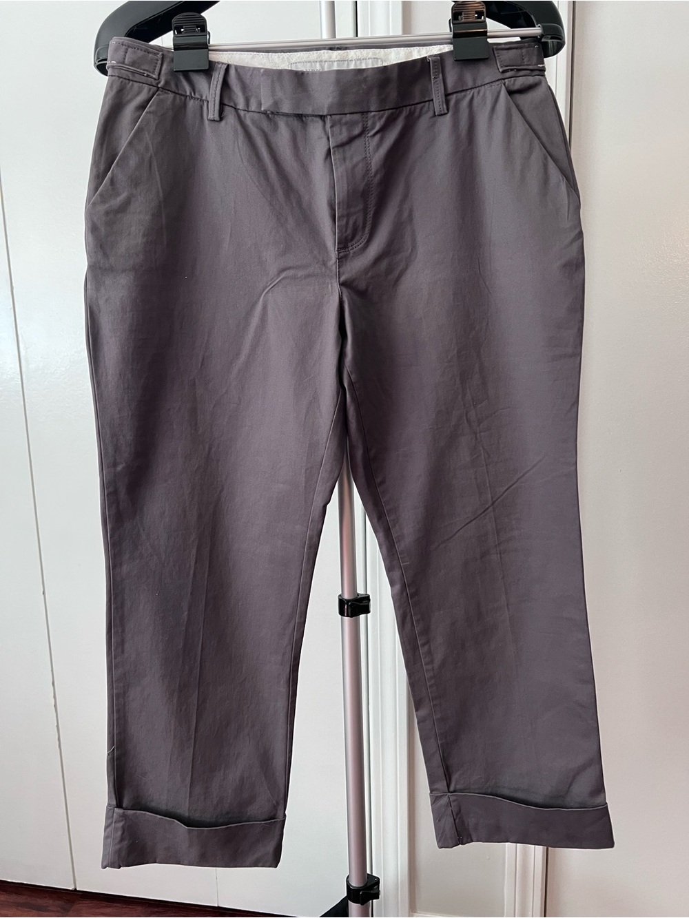Old Navy Women’s Gray Casual Chino Capris